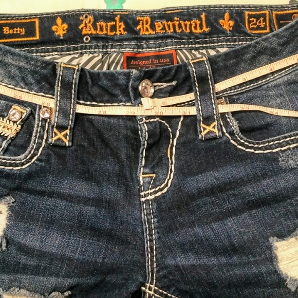 Rock Revival Betty - Picture 4 of 4